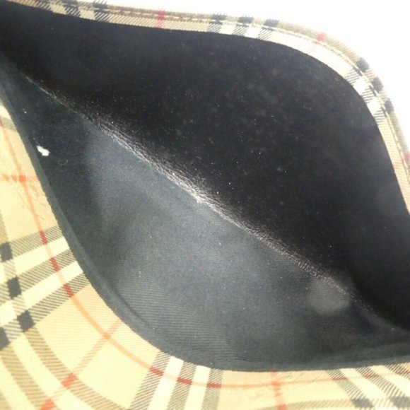 https://poshmark.com/listing/BURBERRY-Nova-Check-Pouchette-Canvas-Leather-Case-5 - Picture 4 of 8